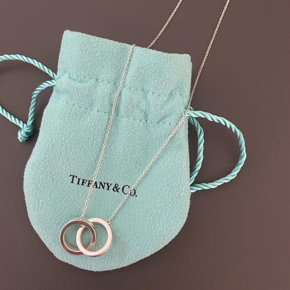 Tiffany & Co 1837 Interlocking Circles Necklace- Silver, Professionally cleaned - Picture 2 of 6